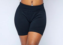 Load image into Gallery viewer, Sculpt Hour Black Shorts
