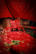 Load image into Gallery viewer, Easy to Love Garter set
