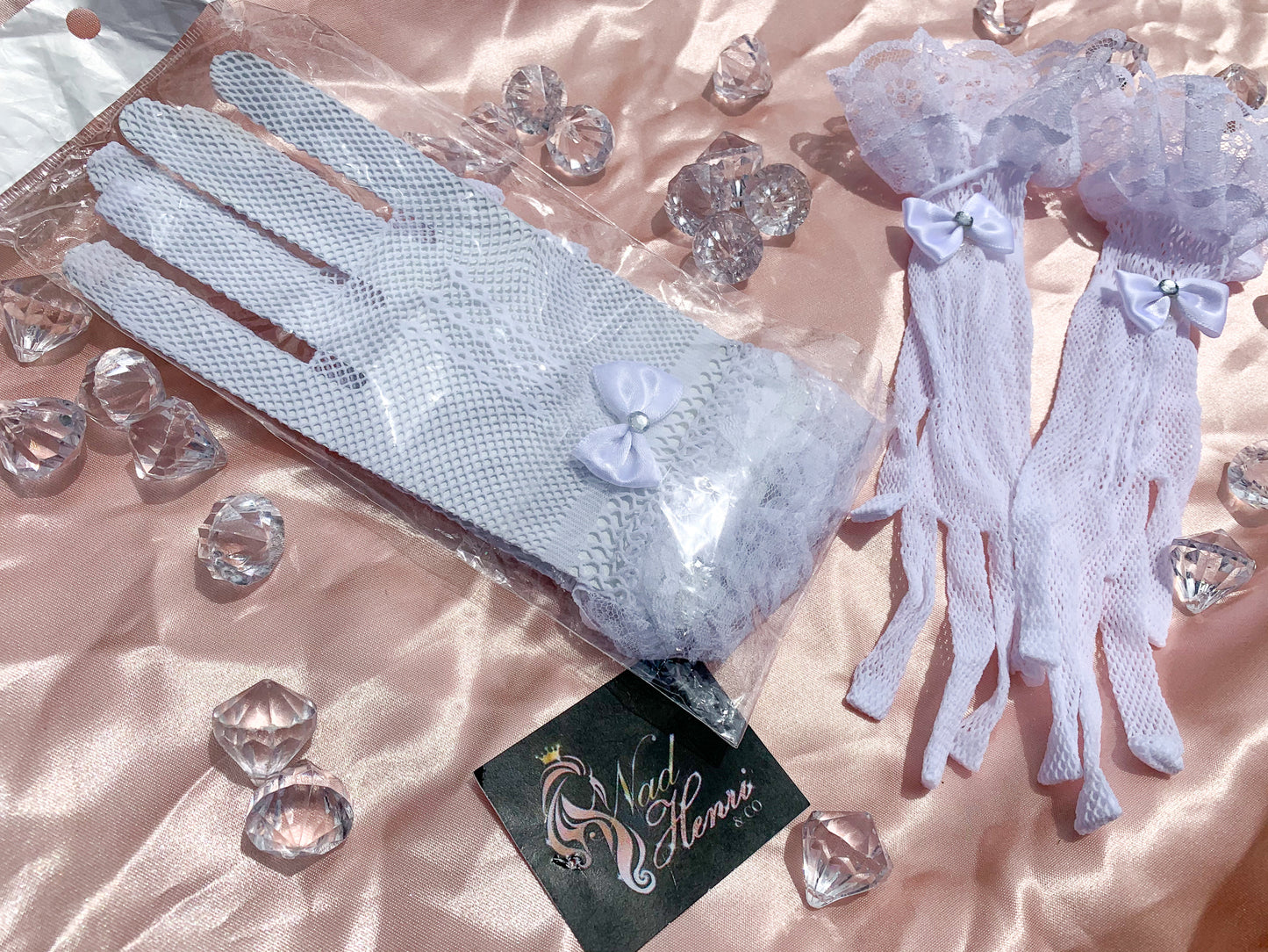 Angelic Forgotten Shadow Lace Gloves