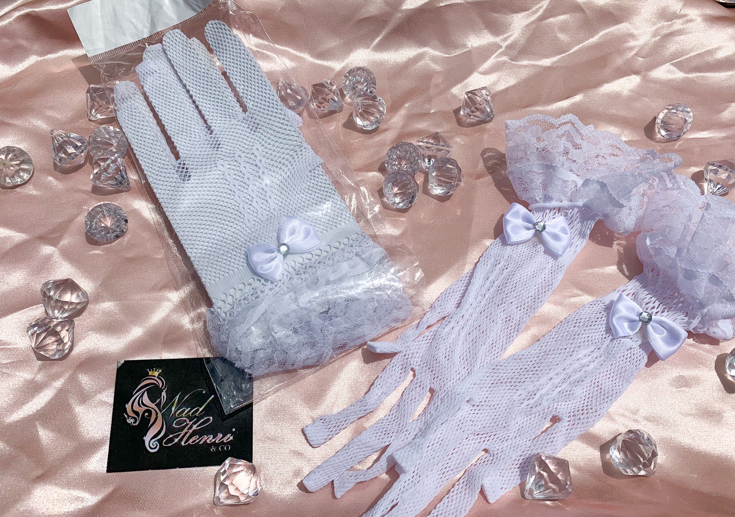 Angelic Forgotten Shadow Lace Gloves