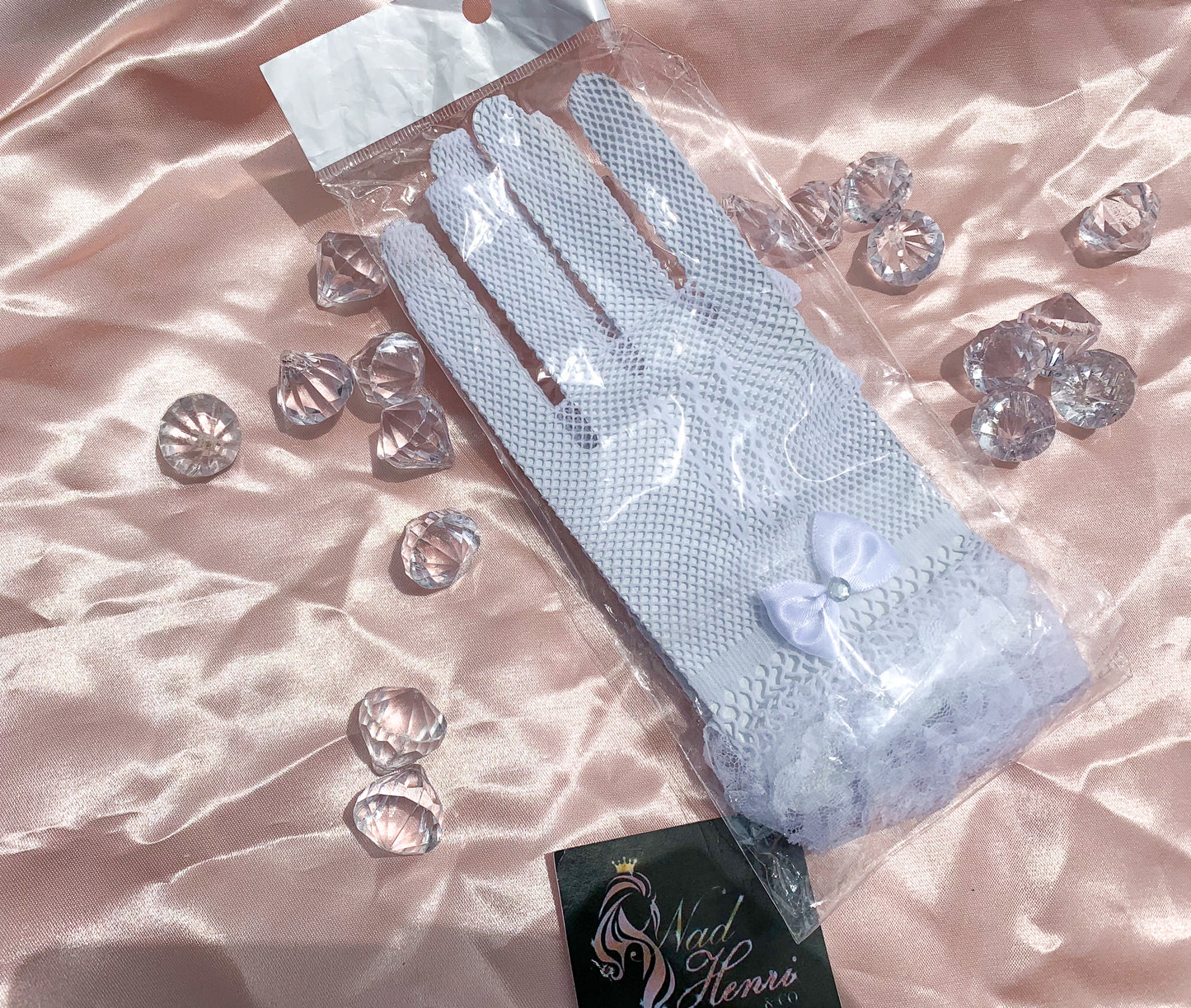 Angelic Forgotten Shadow Lace Gloves