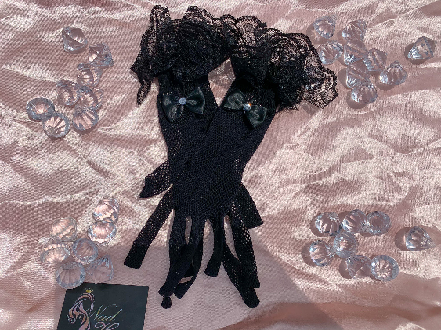 Midnight Forgotten Shadow Lace Gloves