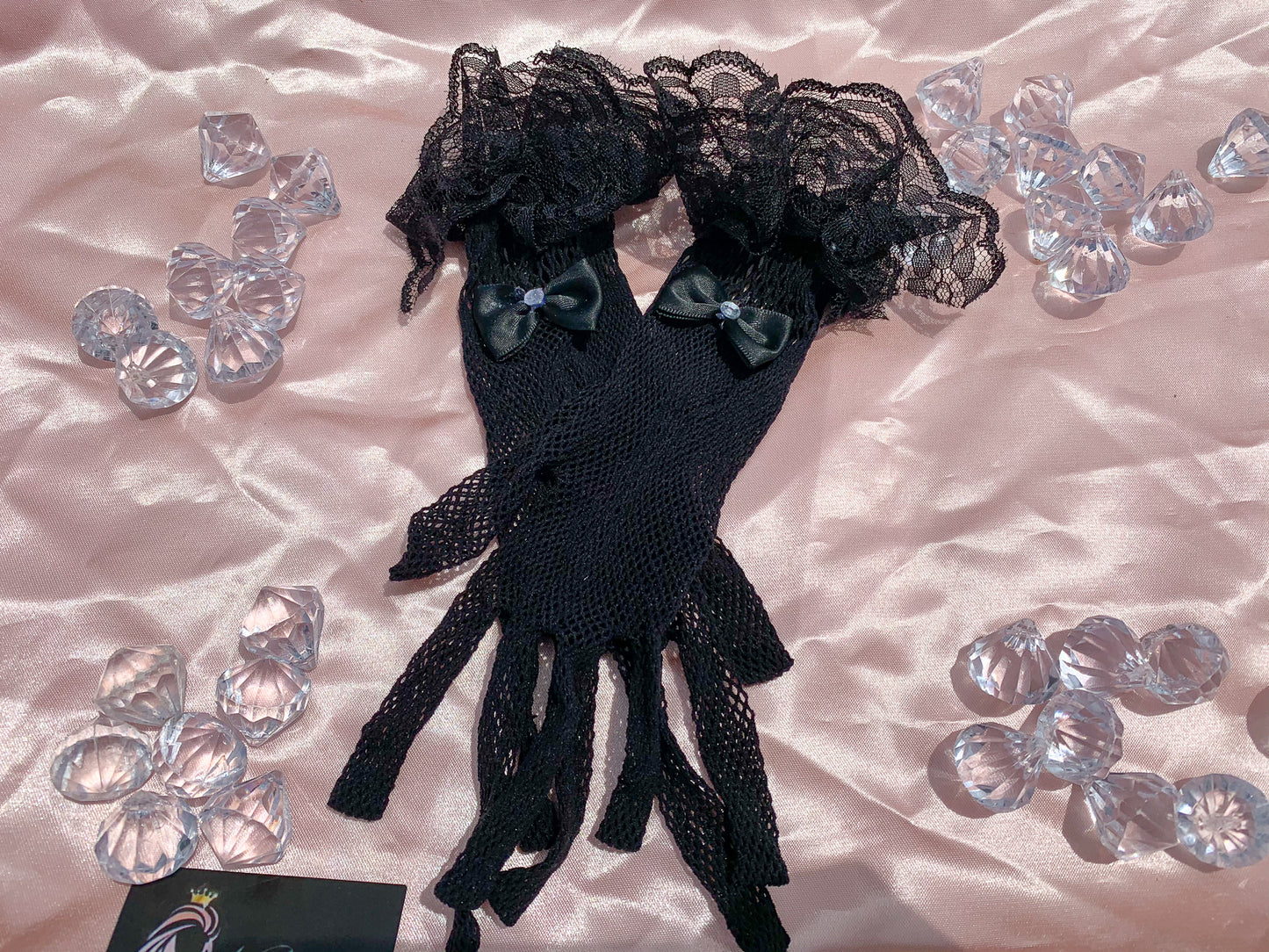 Midnight Forgotten Shadow Lace Gloves