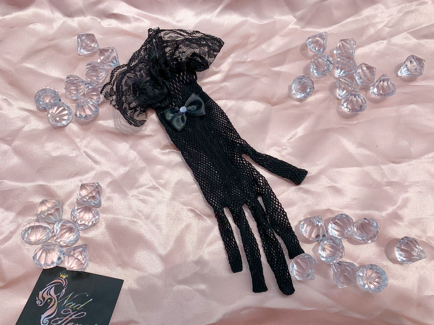 Midnight Forgotten Shadow Lace Gloves