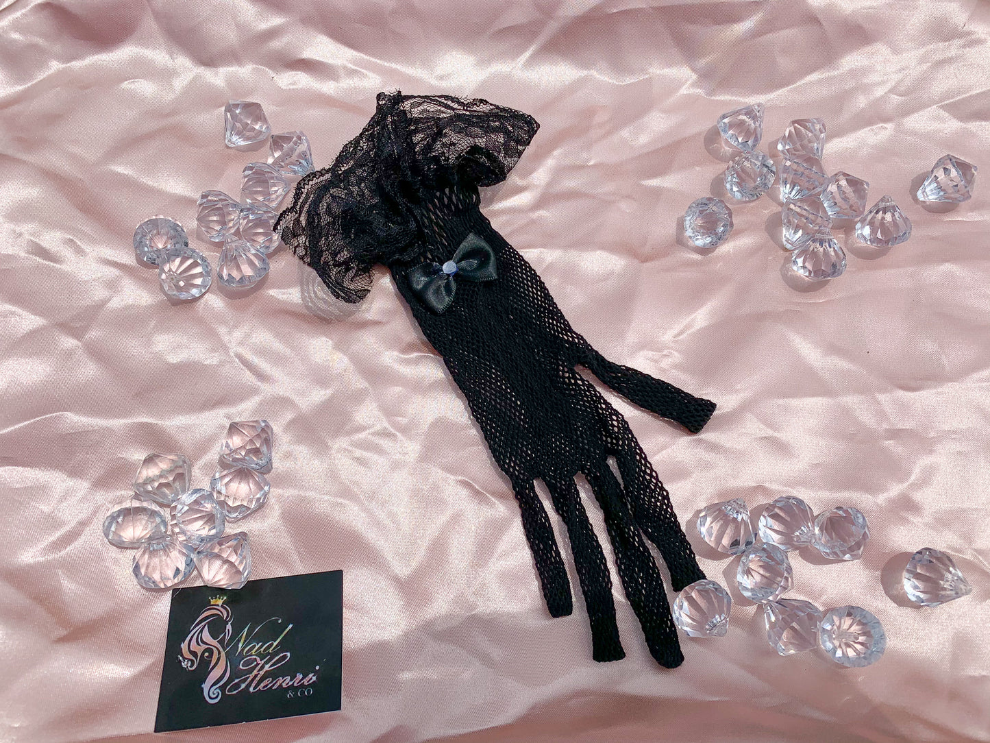Midnight Forgotten Shadow Lace Gloves